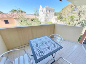 ROCHES BRUNES Terrasse Bord de mer